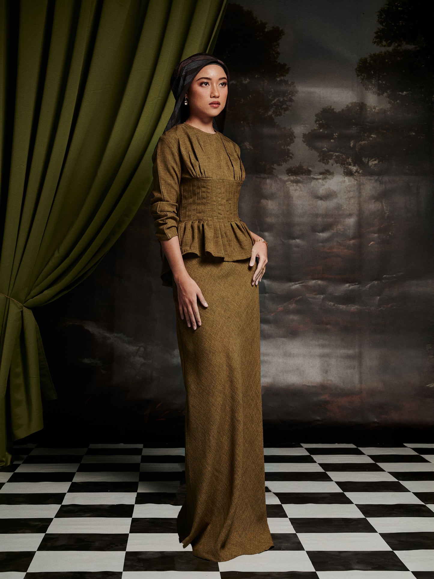 Mally Kurung in Olive Moss