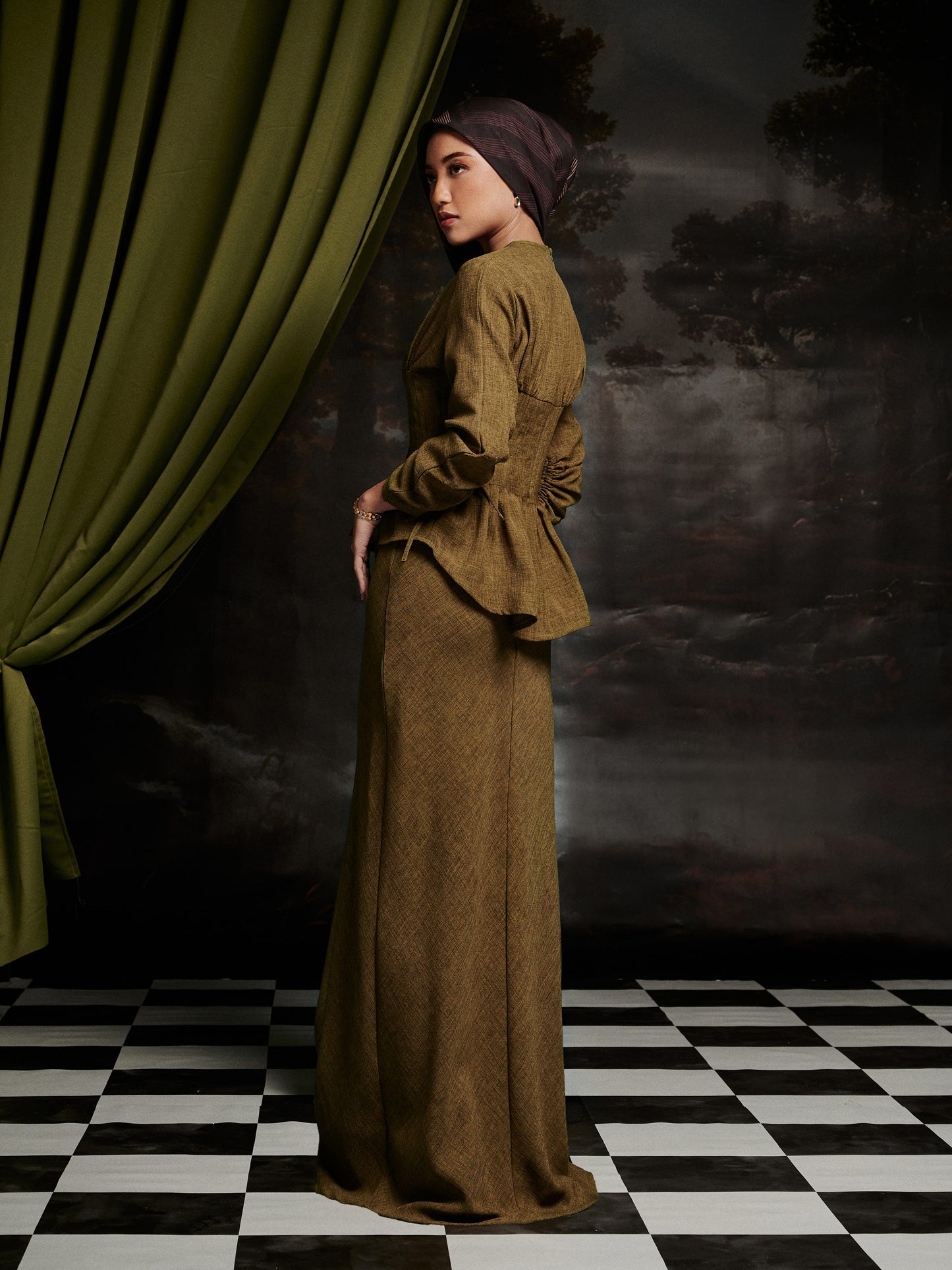 Mally Kurung in Olive Moss