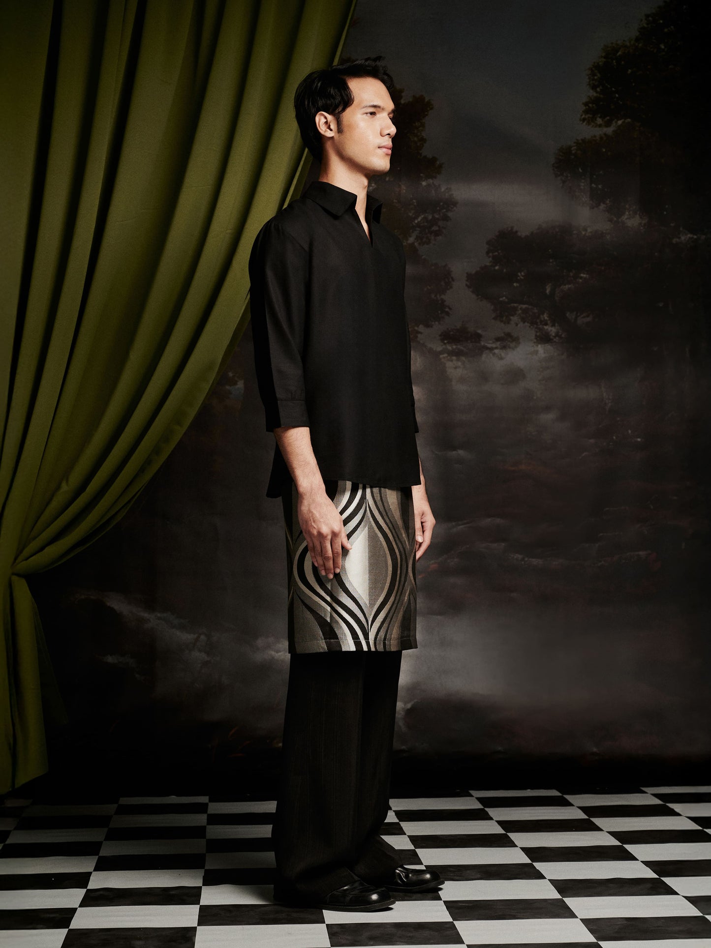 Staine Kurta Top in Jet Black