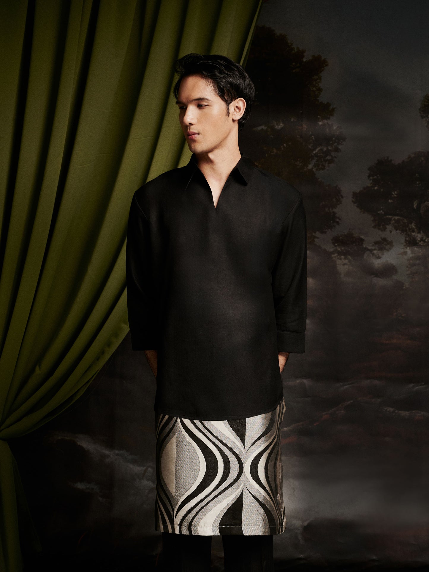 Staine Kurta Top in Jet Black
