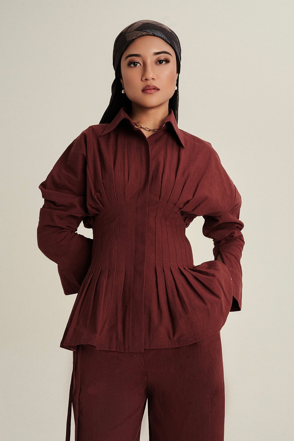 Vera Linen Top in Burgundy