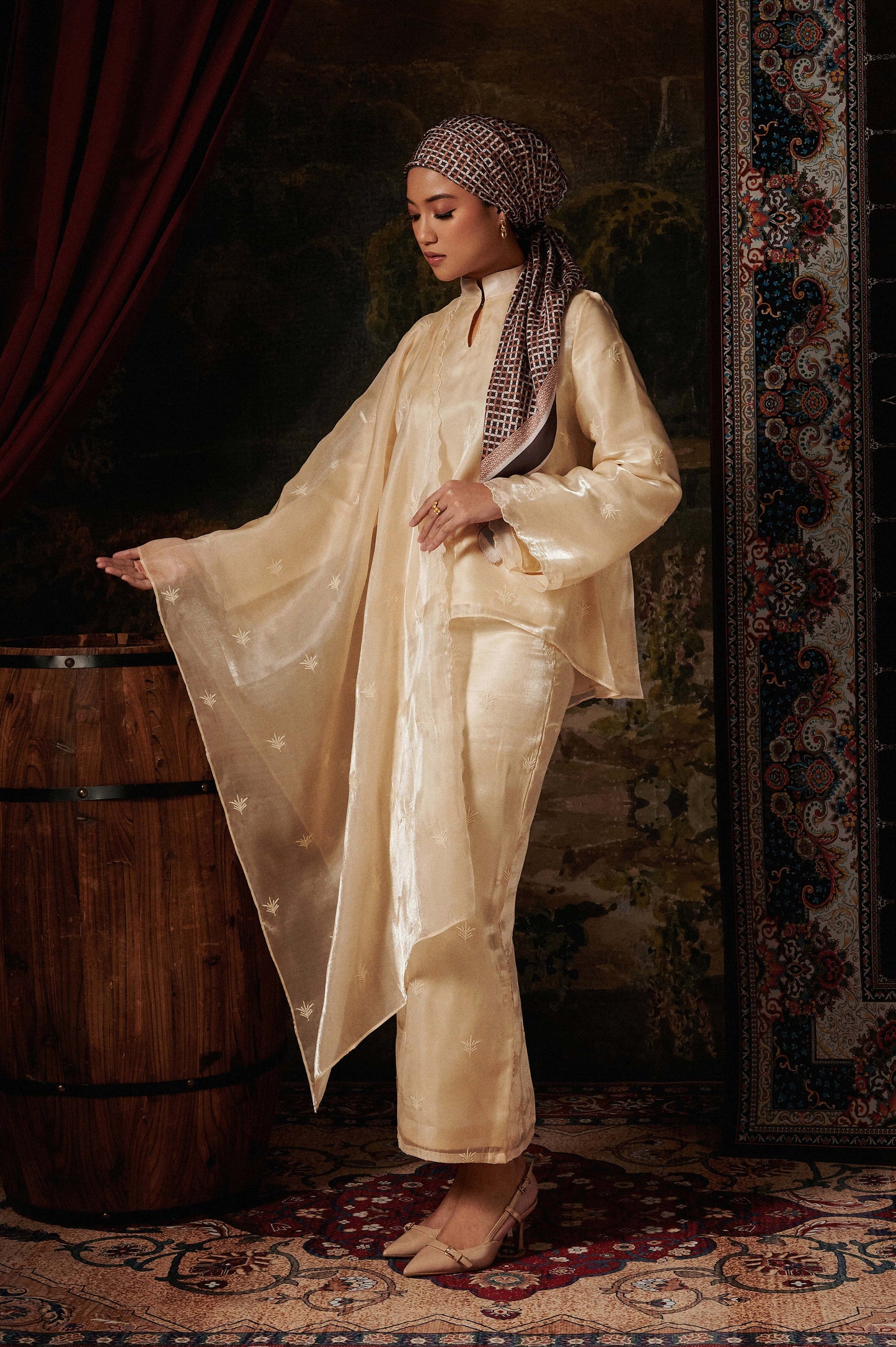 Anastasia Kurung in Champagne