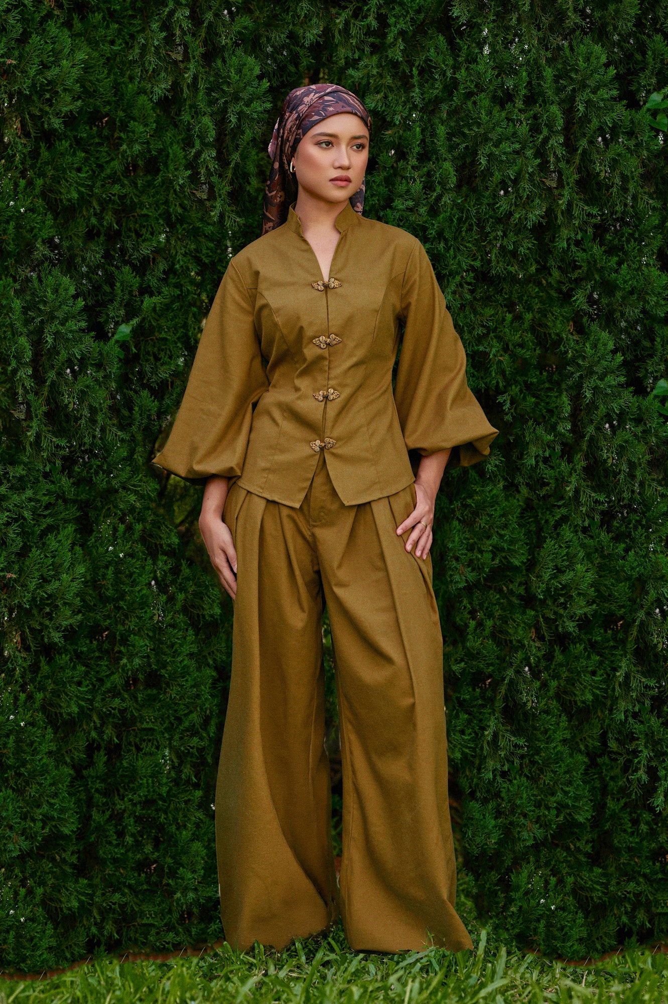 Gianni Cotton-Linen Top in Signature Olive