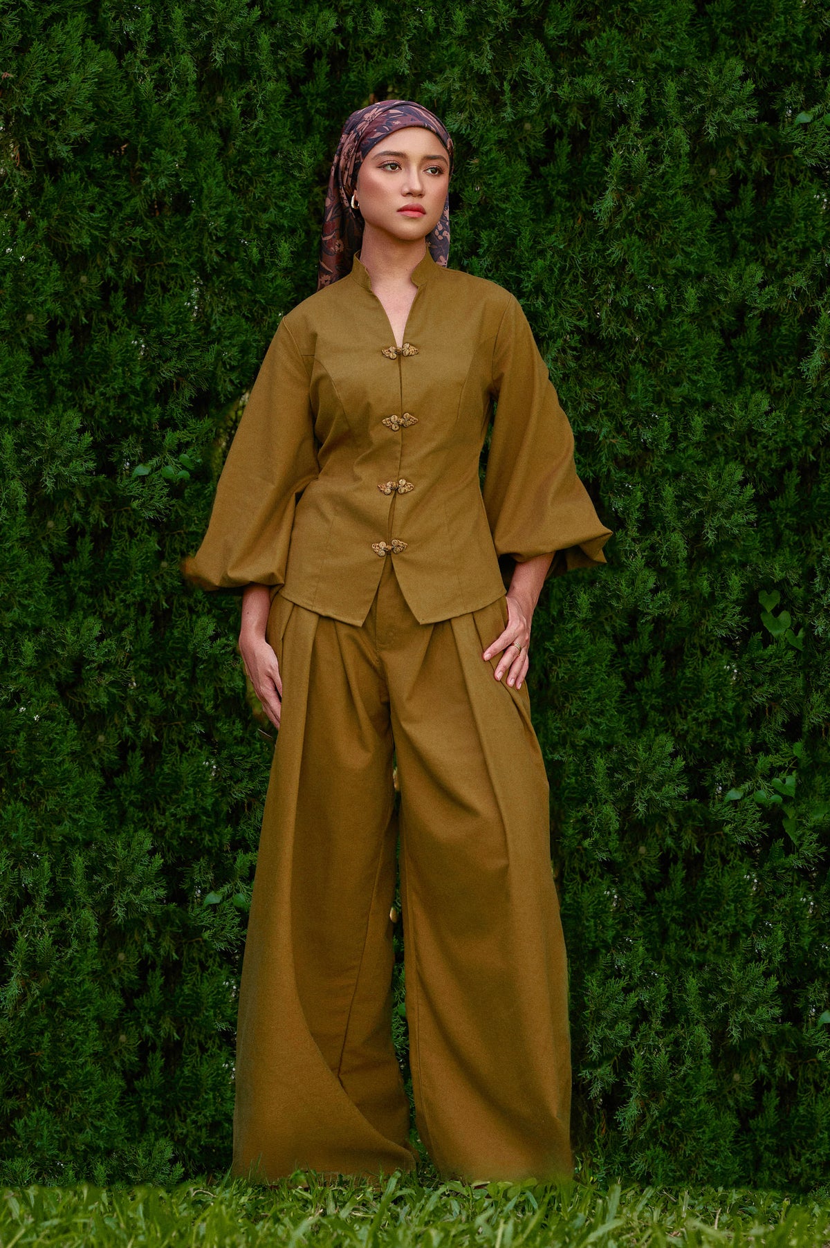 Gianni Cotton-Linen Top in Signature Olive