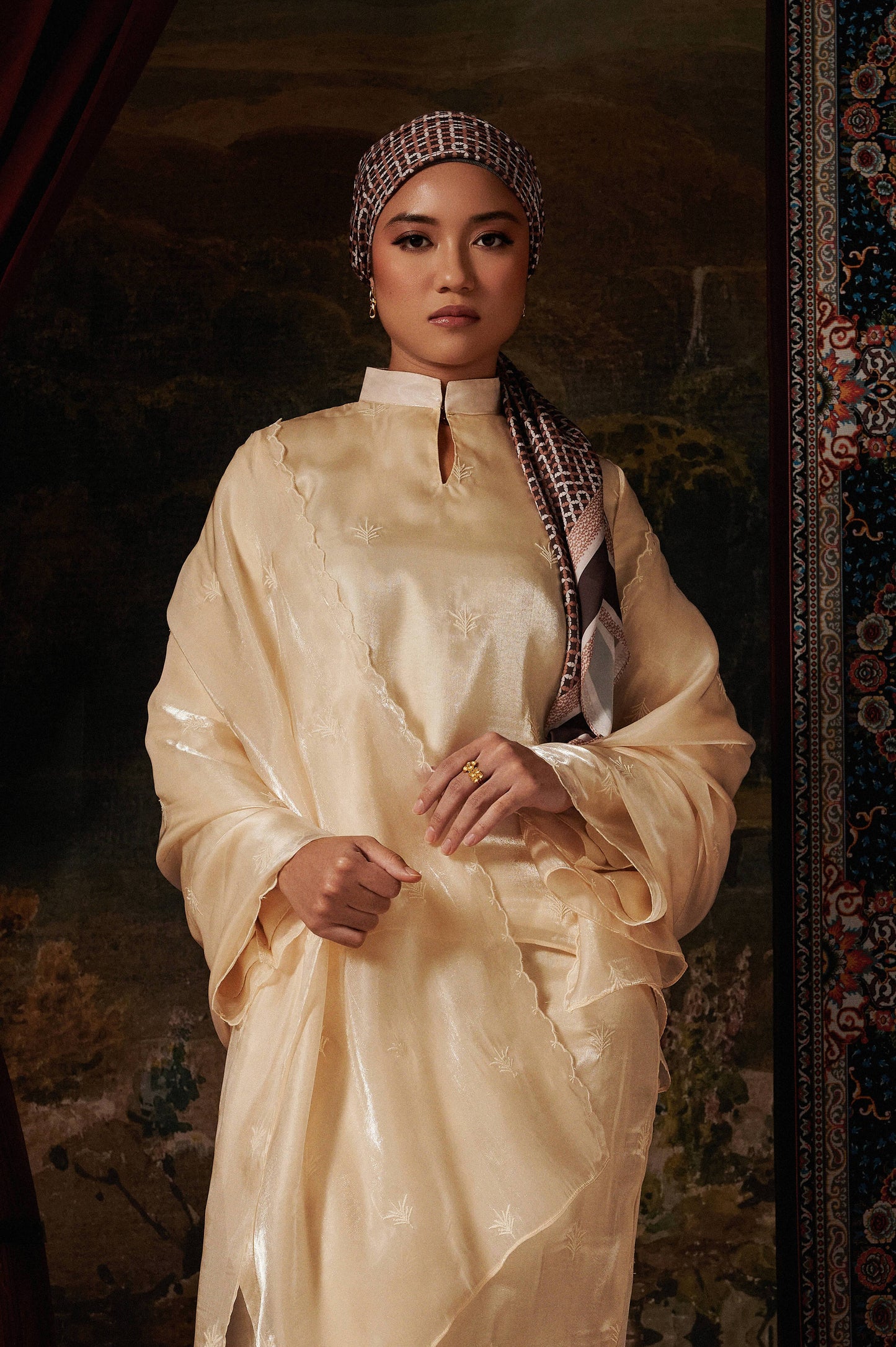 Anastasia Kurung in Champagne