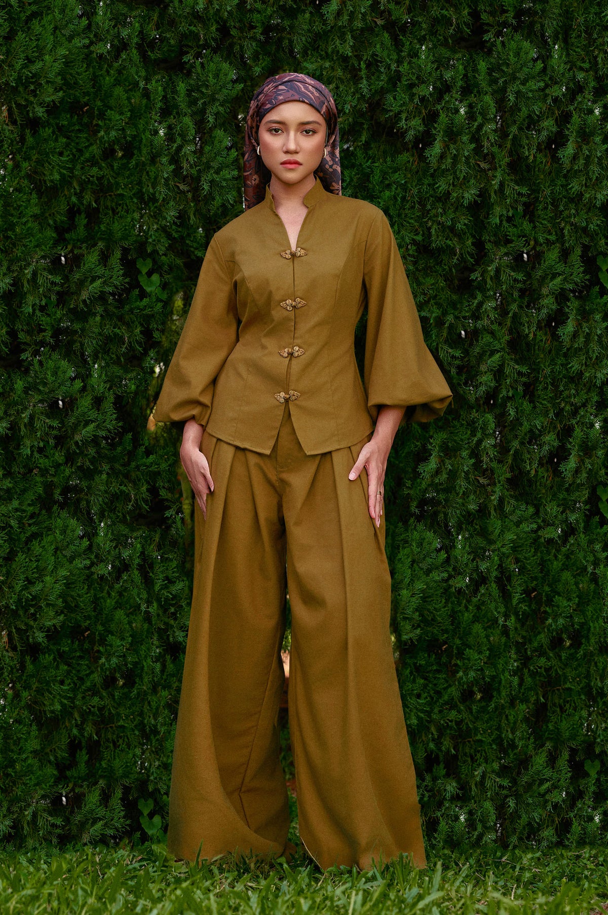 Gianni Cotton-Linen Top in Signature Olive