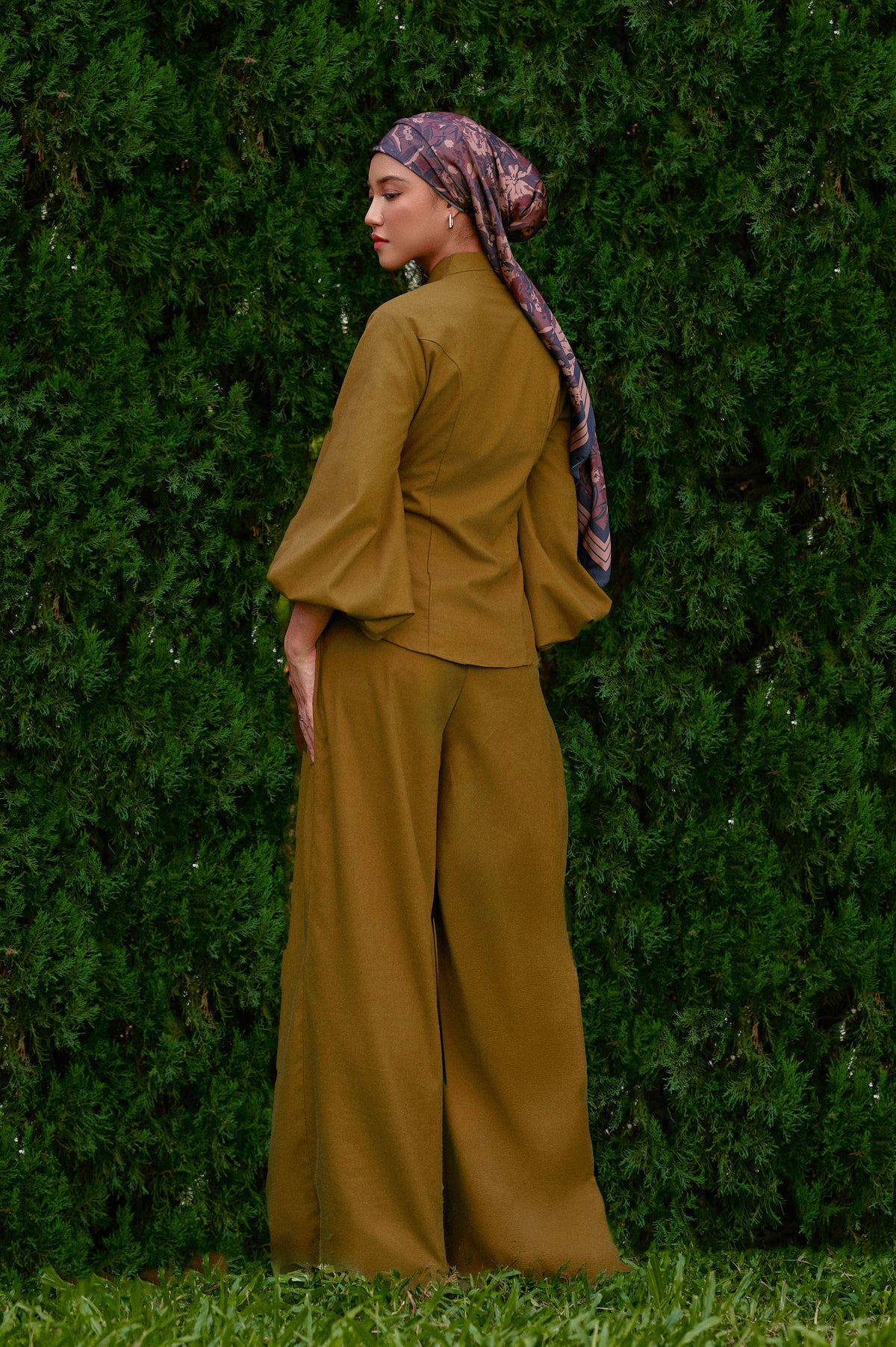 Gianni Cotton-Linen Top in Signature Olive