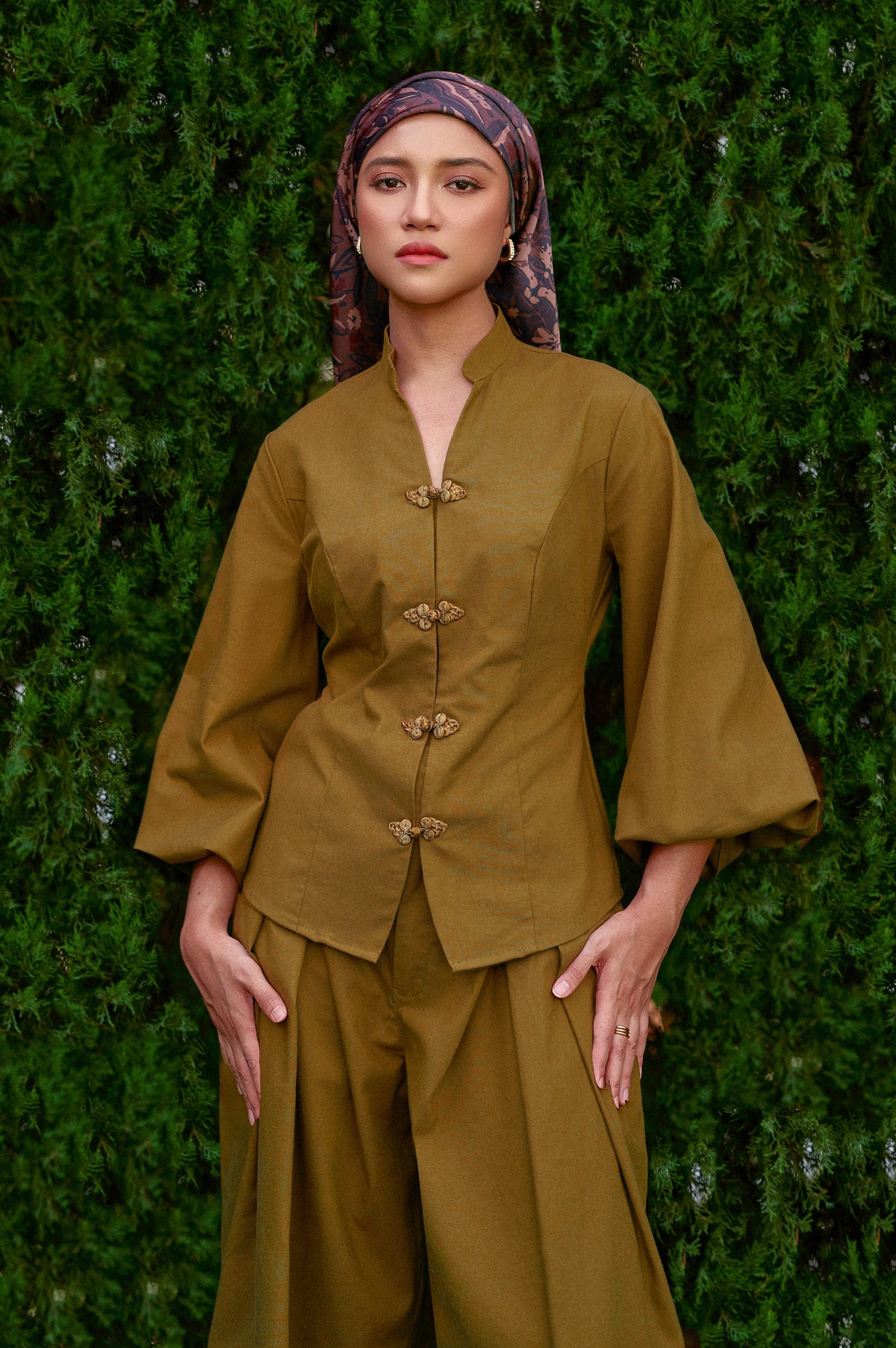 Gianni Cotton-Linen Top in Signature Olive