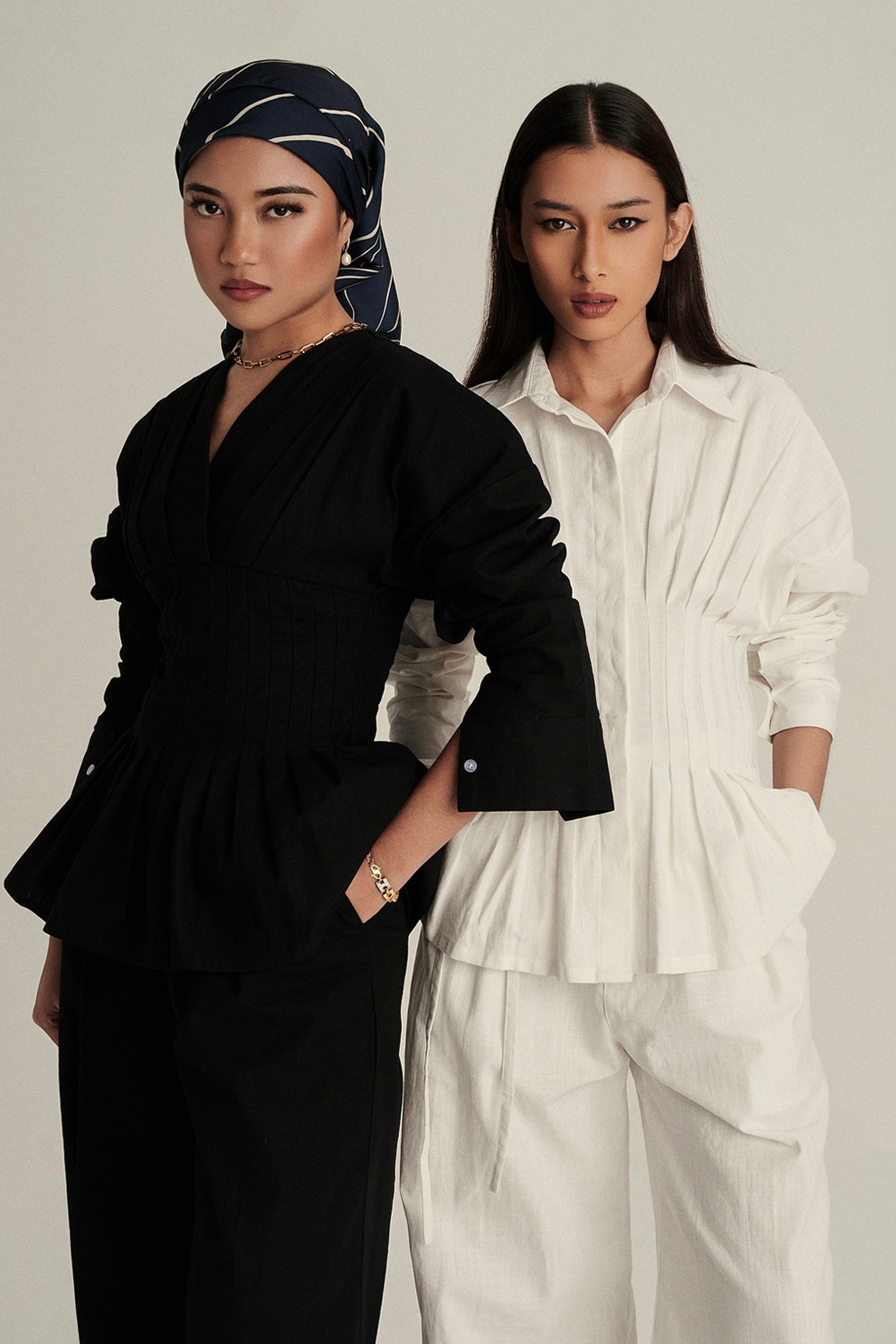 Valerie Linen Top in Midnight