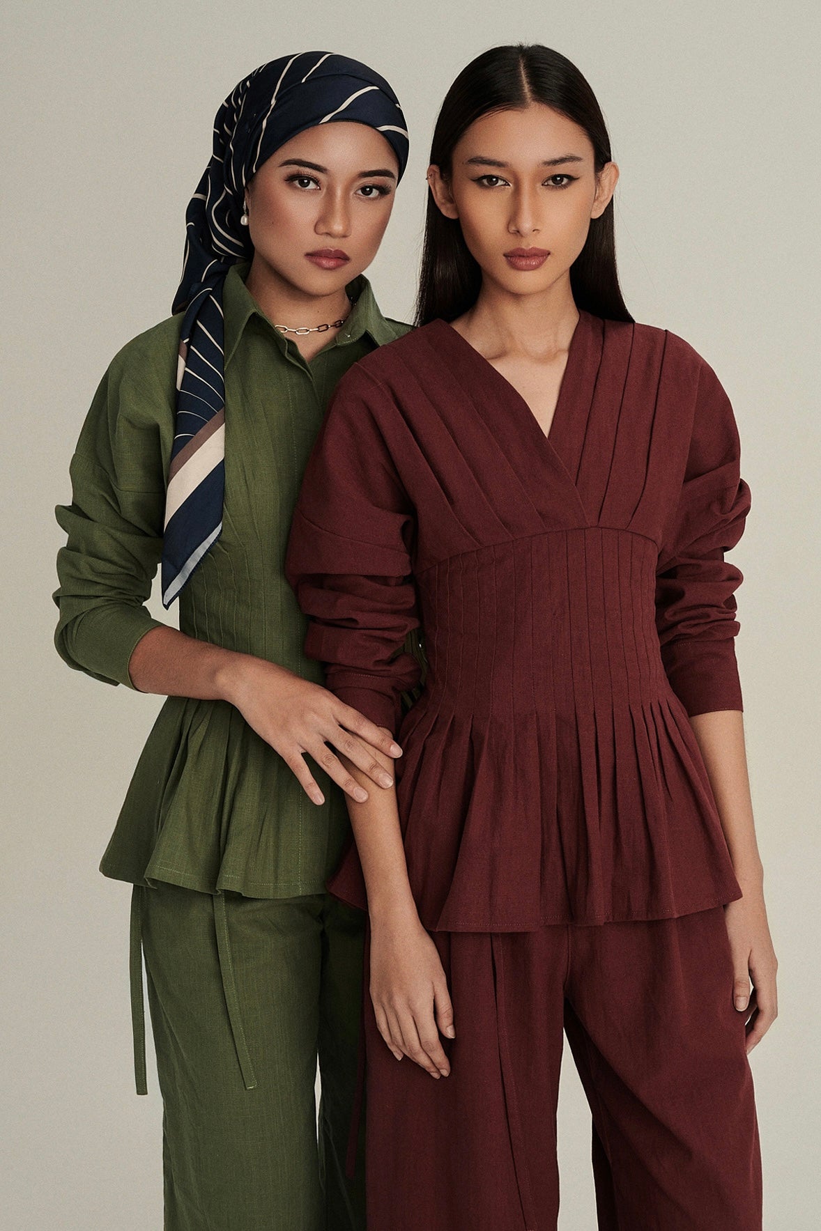 Valerie Linen Top in Burgundy