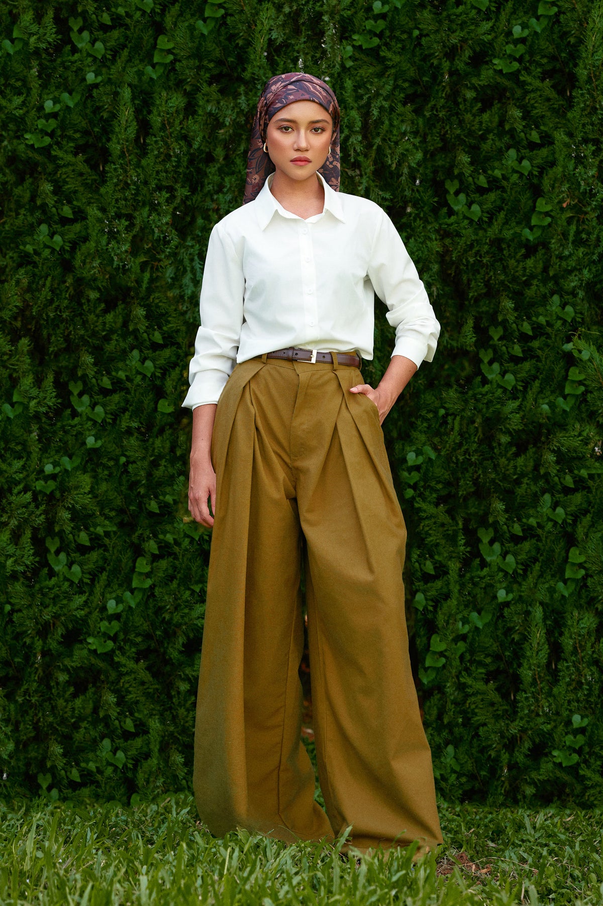 Vierra Cotton-Linen Pants in Olive