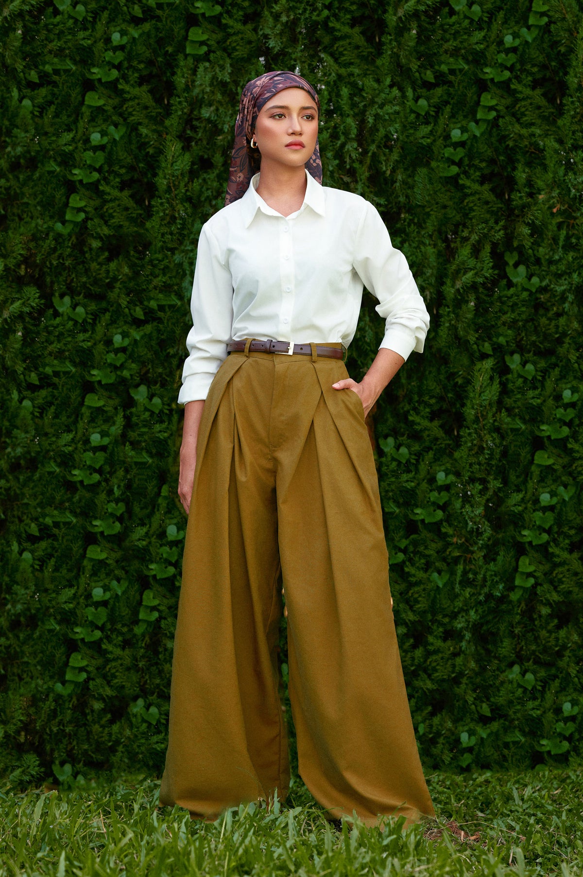 Vierra Cotton-Linen Pants in Olive