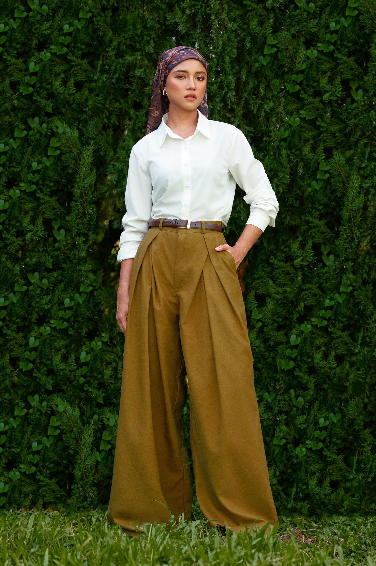 Vierra Cotton-Linen Pants in Olive