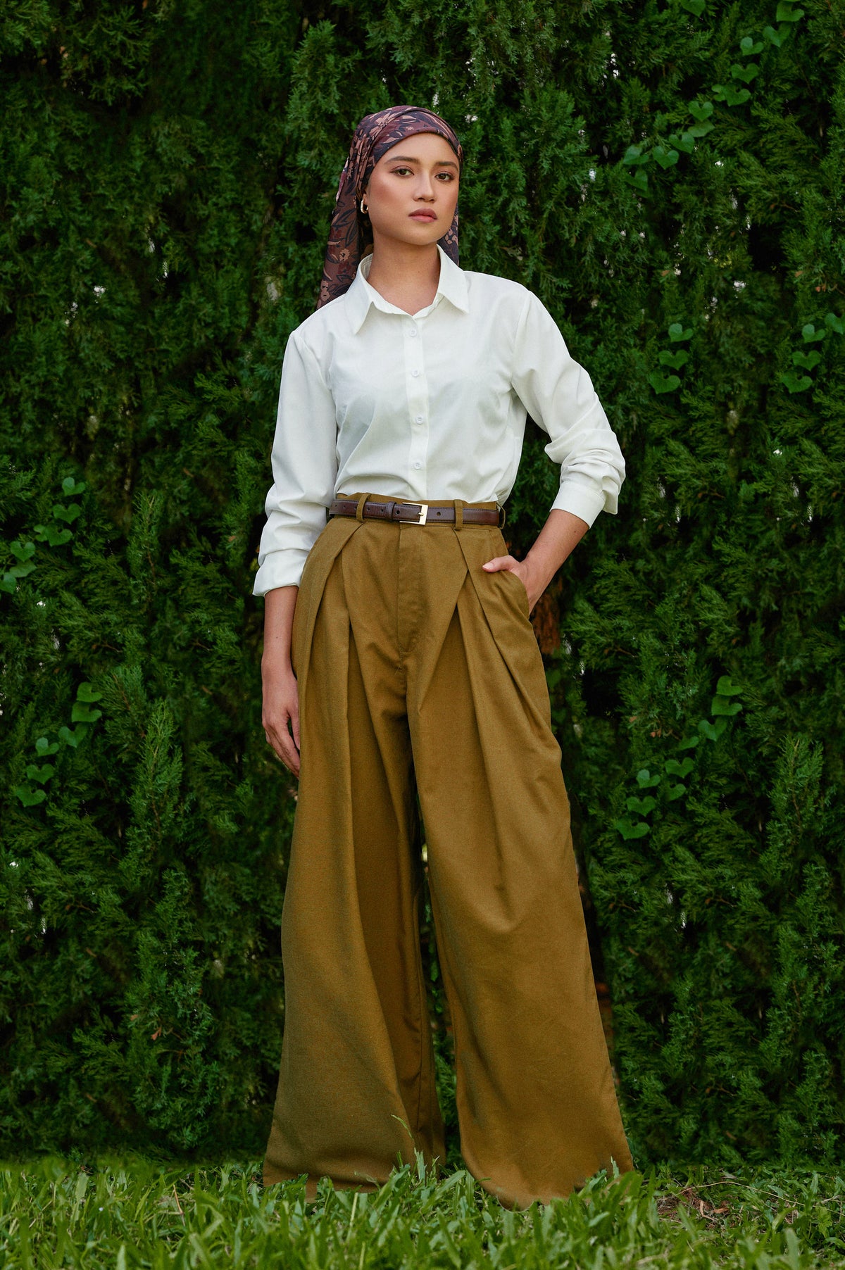 Vierra Cotton-Linen Pants in Olive