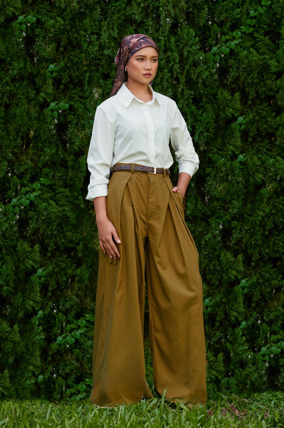 Vierra Cotton-Linen Pants in Olive