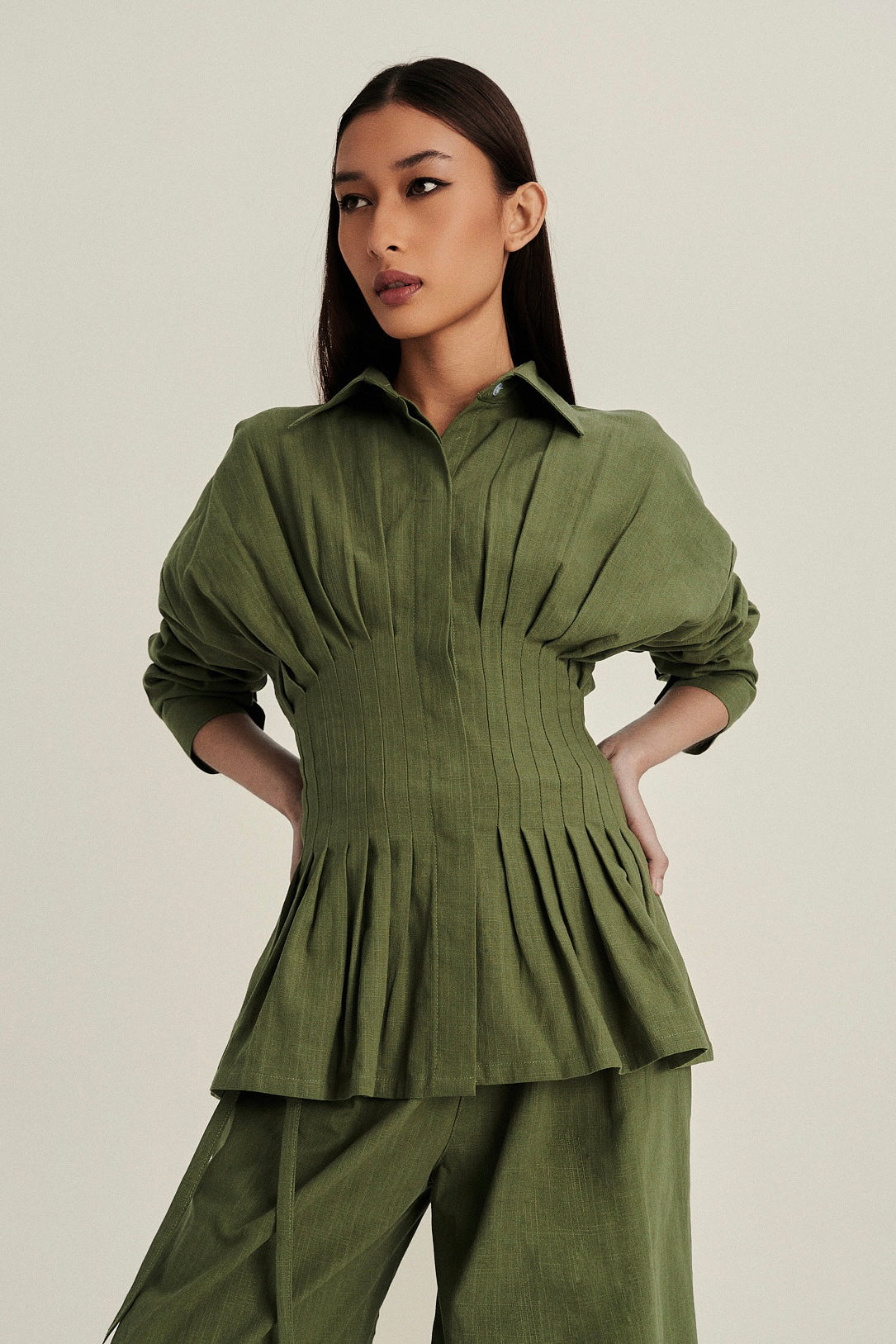 Vera Linen Top in Olive