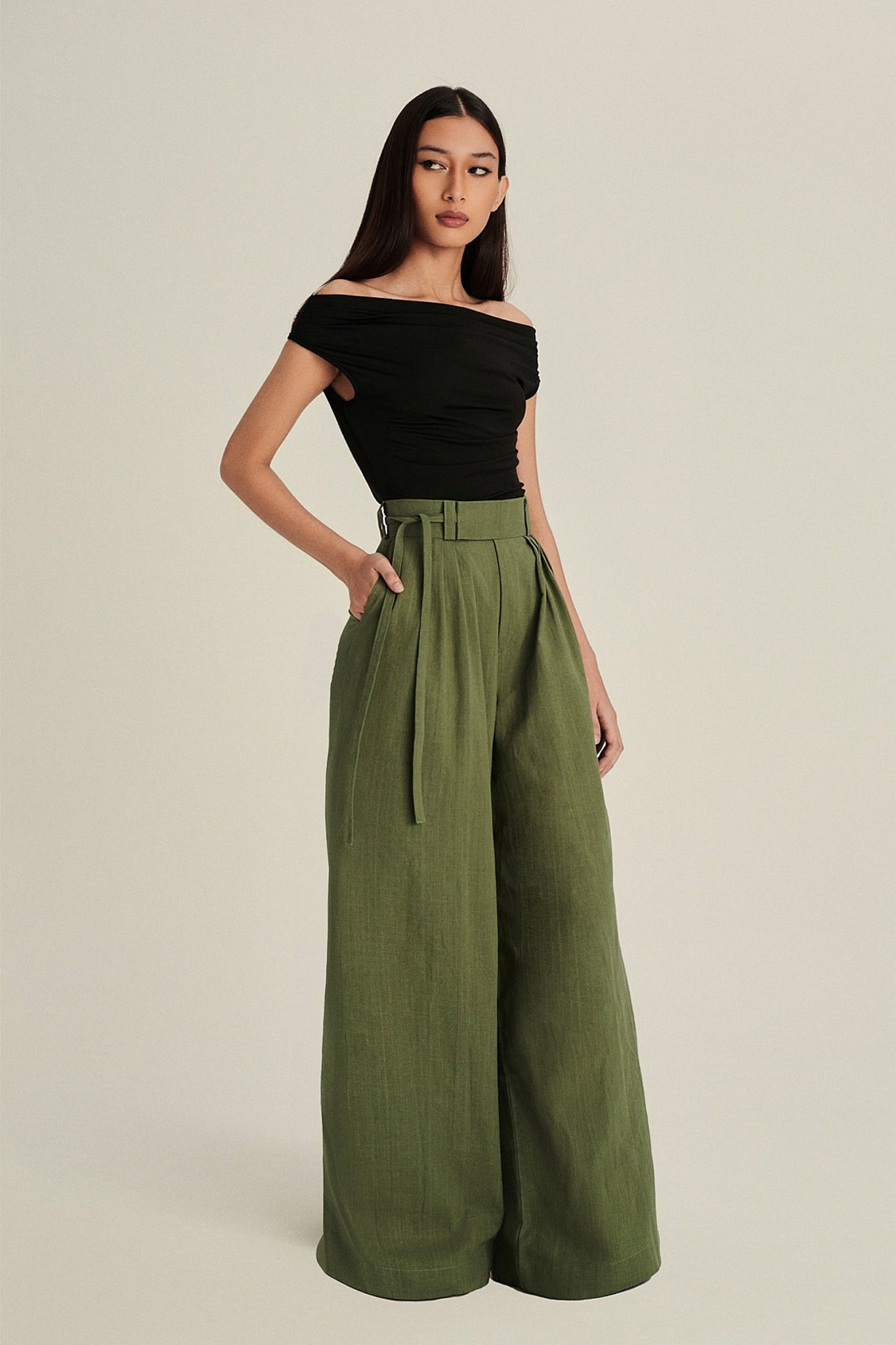 Verna Linen Pants in Olive