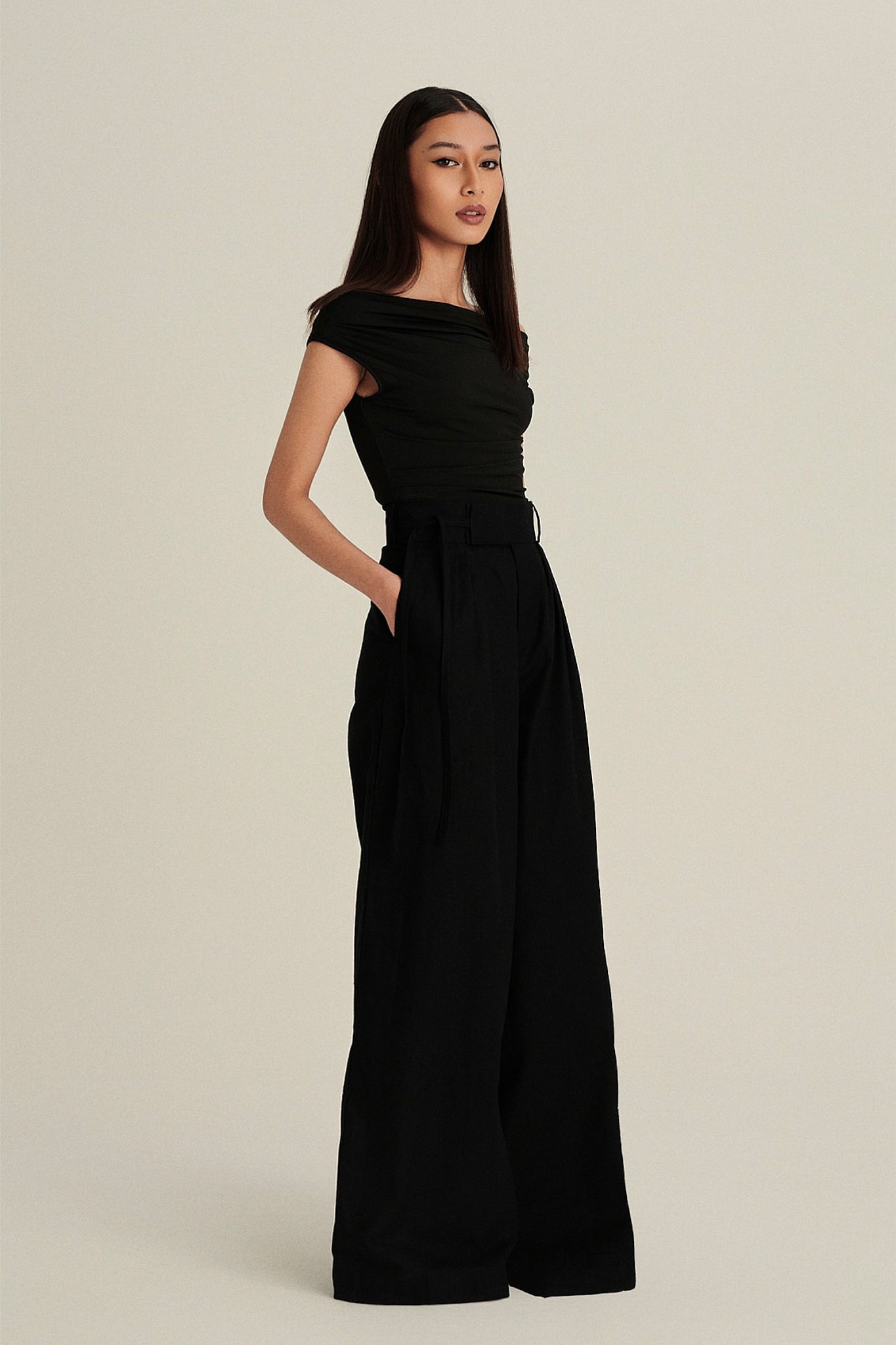 Verna Linen Pants in Midnight