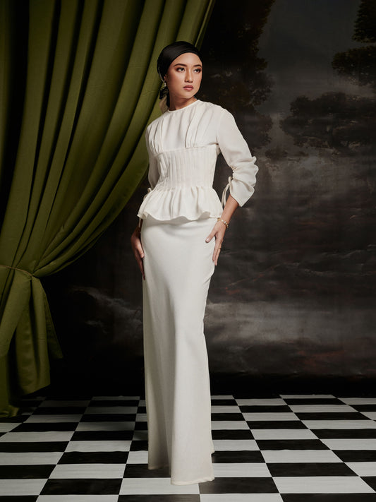 Mally Kurung in Off-White