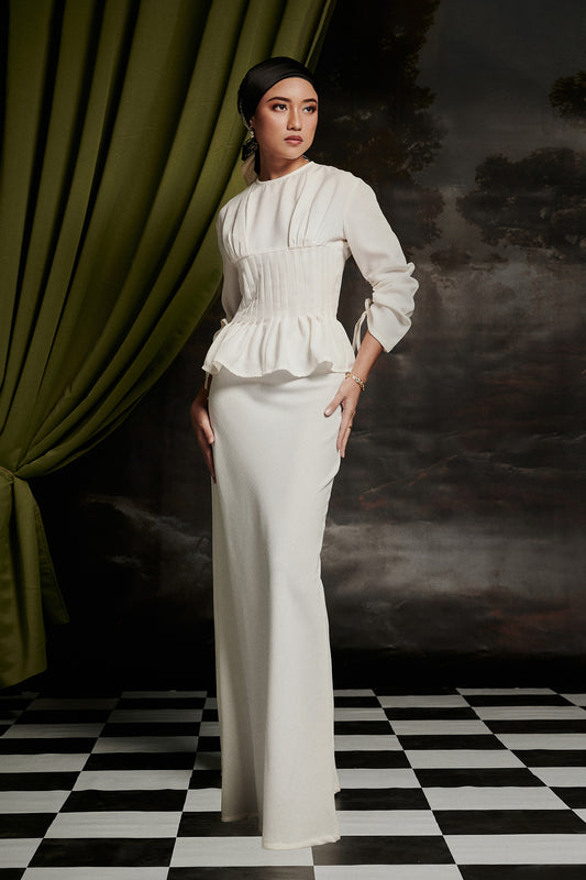 Mally Kurung in Off-White