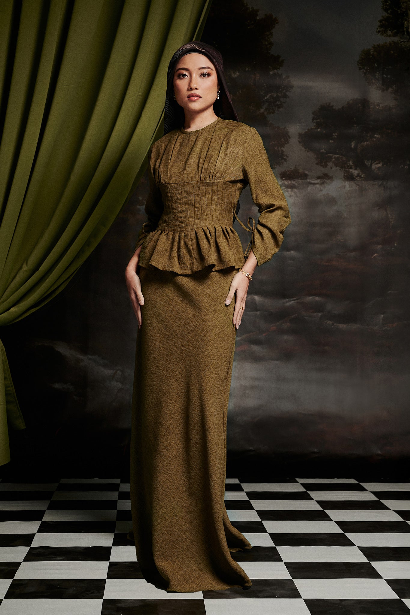 Mally Kurung in Olive Moss