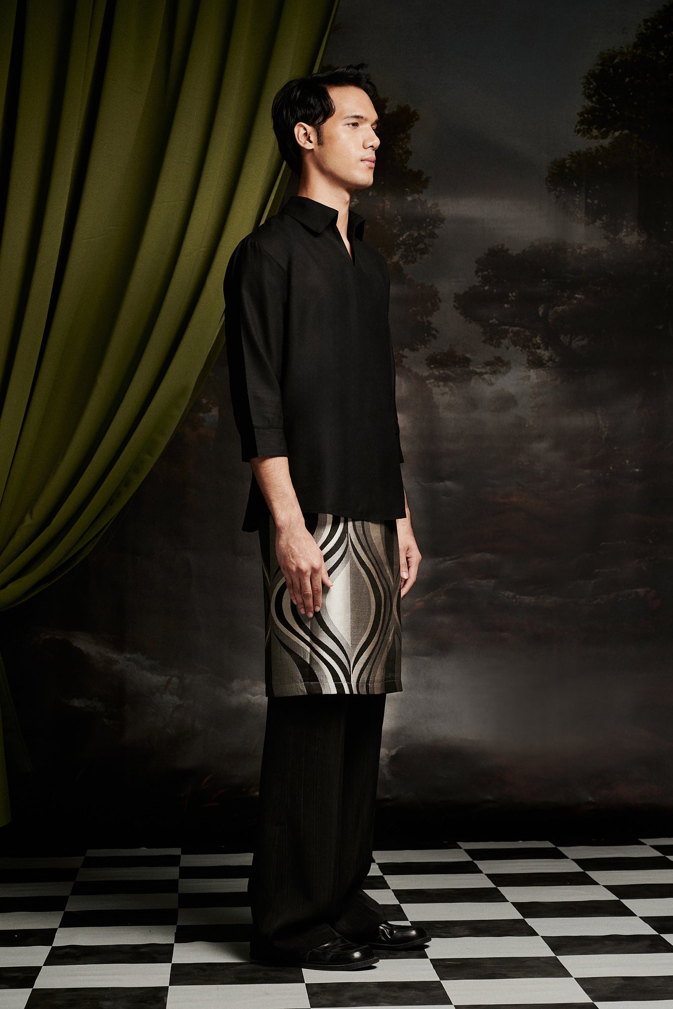 Staine Kurta Top in Jet Black